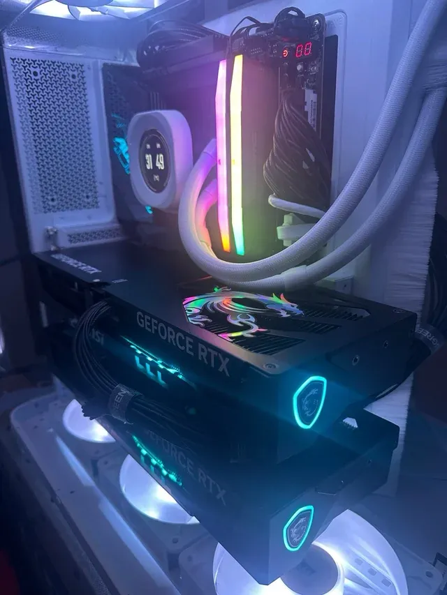 Tarjeta gráfica NVIDIA GeForce RTX con iluminación RGB
